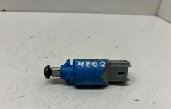 Renault Megane II Brake pedal sensor switch 8200168239B