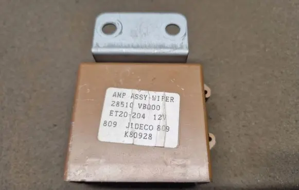 Nissan Patrol Y61 Window wiper relay 28510VB000
