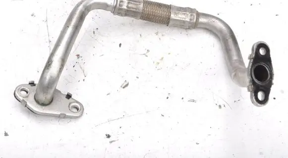 Volkswagen Scirocco Oil cooling pipe 