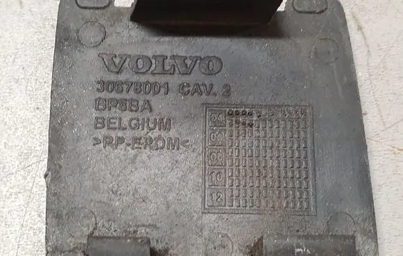 Volvo V50 Rear bumper row hook cap/cover 30678001