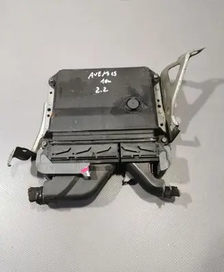 Toyota Avensis T270 Engine control unit/module 8966105D11