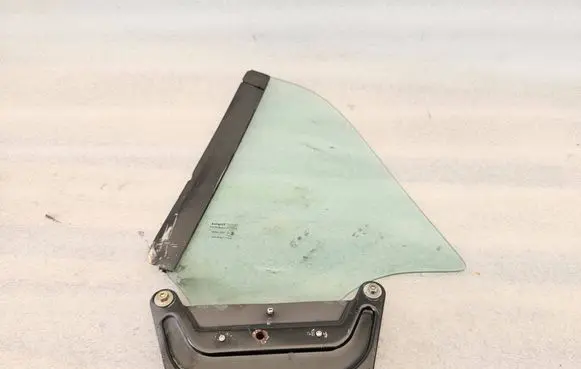 Jaguar XK8 - XKR Rear side window 43R00002 DOT17M22AS2