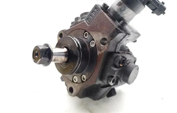 Hyundai i40 Fuel injection high pressure pump 331002A420
