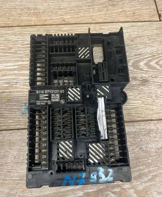 BMW 3 F30 F35 F31 Fuse module 9261110