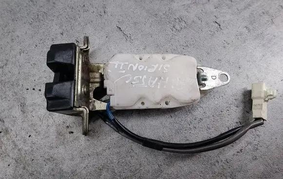 Daihatsu Sirion Tailgate lock latch 
