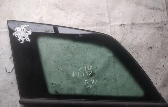Opel Astra H Rear side window as2