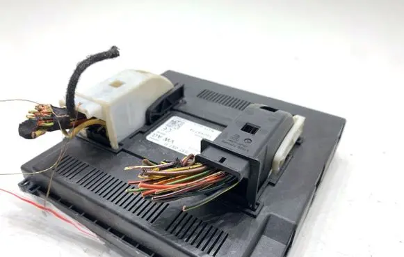 Skoda Fabia Mk1 (6Y) Central body control module 6R7937087P