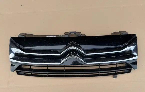 Citroen Jumpy Front bumper upper radiator grill 1440172580