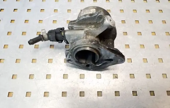 Nissan Note (E11) Vacuum pump 8200521381