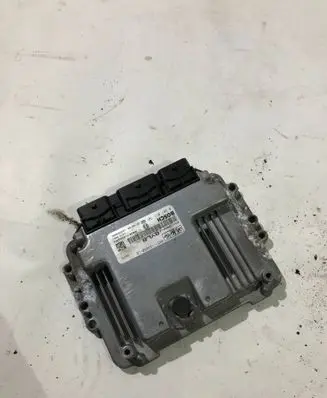Ford Focus Engine control unit/module 4M5112A650LD 6M5112A650LB 0281011701