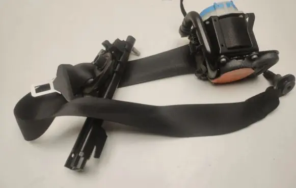 Mercedes-Benz B W246 W242 Front seatbelt A2468600285