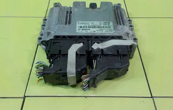 Ford Focus Engine control unit/module CV6112A650AME
