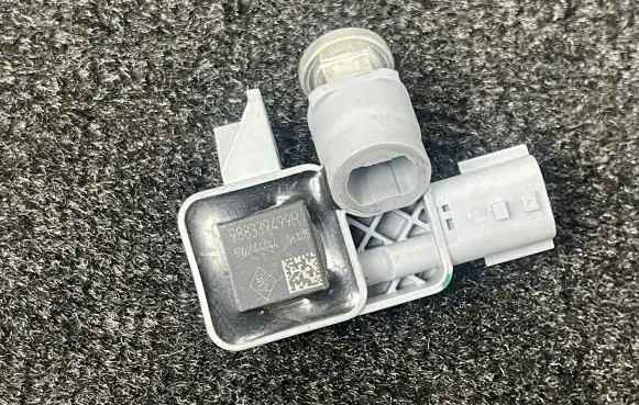 Renault Clio IV Airbag deployment crash/impact sensor 988339499R