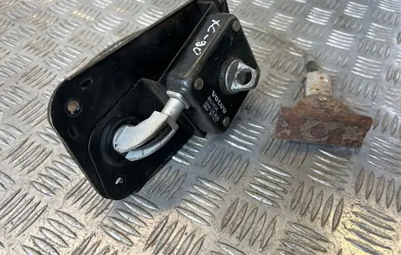 Volvo XC90 Spare wheel mounting bracket 