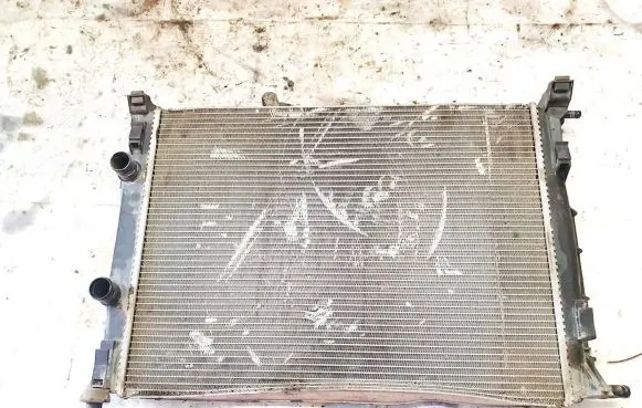 Renault Megane II Coolant radiator 8200357536 8769630b