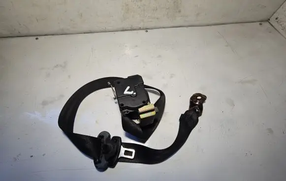 Skoda Octavia Mk2 (1Z) Front seatbelt 1U4857701C