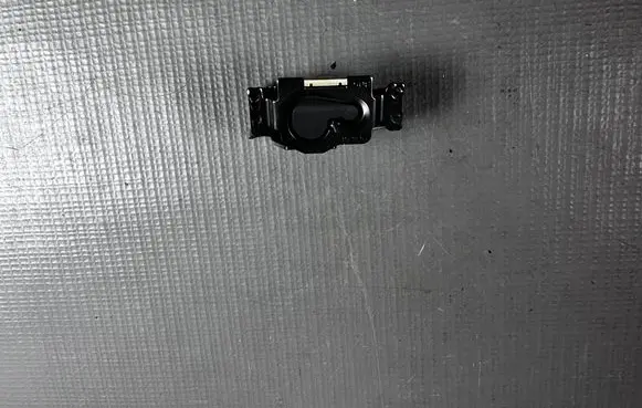 Audi SQ7 Parcel shelf load cover mount bracket 4M0861735