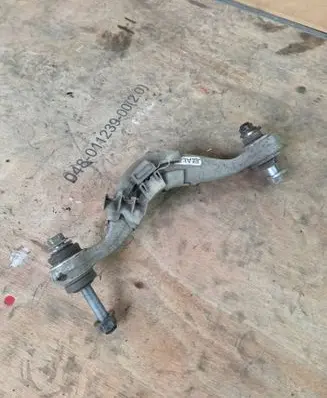 BMW 5 G30 G31 Rear control arm 6883339 BMW3332
