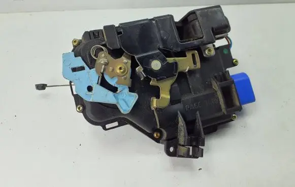 Seat Altea Front door lock 3D1837016 PA6630XGF