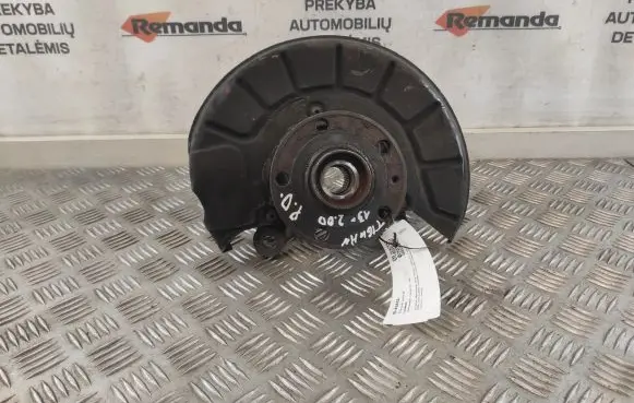 Volkswagen Tiguan Front wheel hub