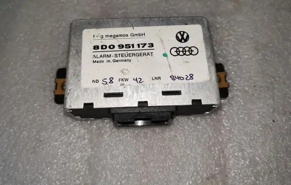 Audi A4 S4 B5 8D Alarm control unit/module 8D0951173