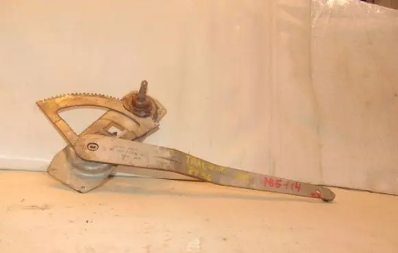 Ford Transit Front door manual window regulator 1052174 95VBV23200AC