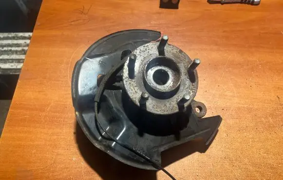 Mazda CX-3 Front wheel hub spindle knuckle