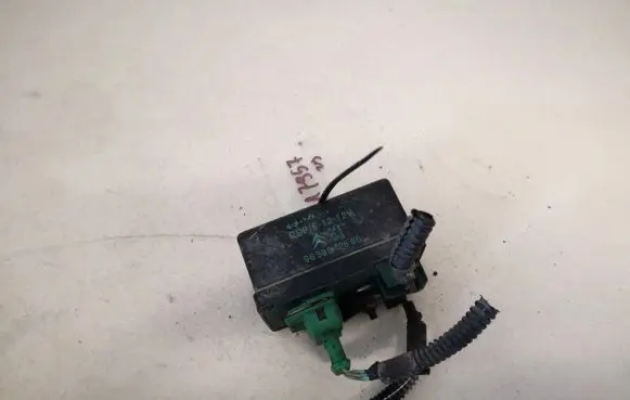 Peugeot 807 Glow plug pre-heat relay 9639912580