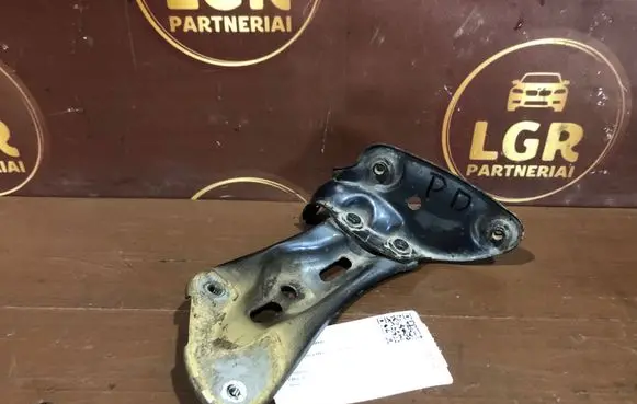 Skoda Octavia Mk2 (1Z) Fender mounting bracket 1Z0821142 1Z0810680