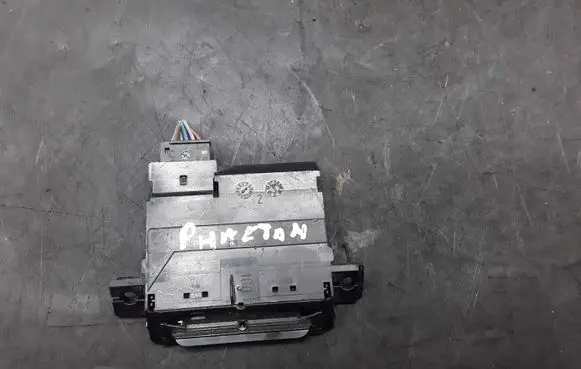 Volkswagen Phaeton Interior fan control switch 3D0919815L