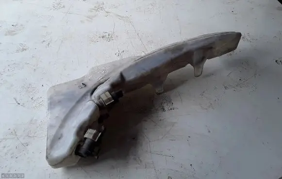 Nissan Navara Windshield washer fluid reservoir/tank 28910eb500