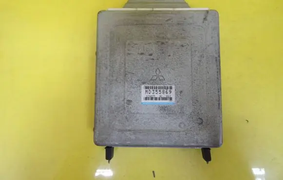 Mitsubishi Carisma Engine control unit/module MD355869