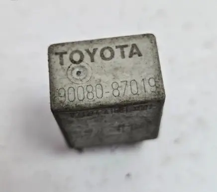 Toyota Auris 150 Other relay 9008087019