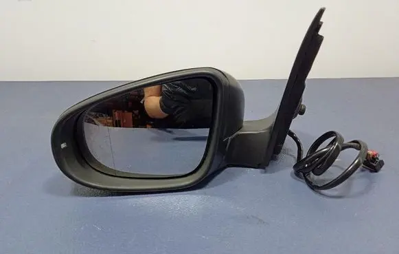 Volkswagen Golf Plus Front door electric wing mirror VM6197EHL