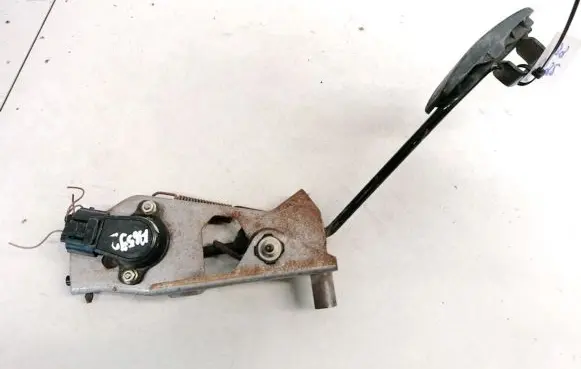 Mazda 6 Accelerator throttle pedal 141010017