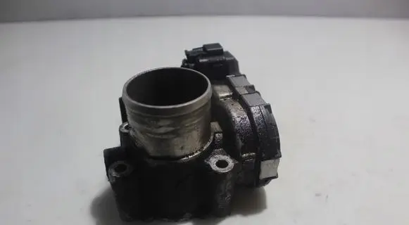 Renault Laguna III Engine shut-off valve 8200330810E