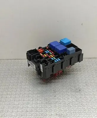 Renault Megane IV Fuse module 243800453R