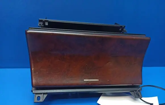 Mercedes-Benz E W210 Ashtray (front) 2108100230