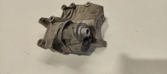 KIA Sorento A/C compressor mount bracket 
