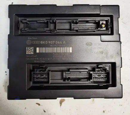 Audi A4 S4 B8 8K Comfort/convenience module 8K0907064A