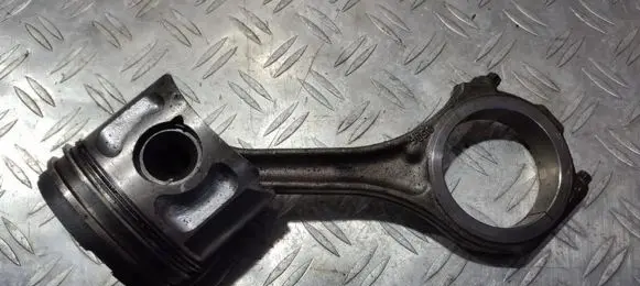 Piston with connecting rod
