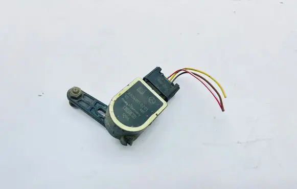 Mercedes-Benz C W204 Headlight/headlamp level sensor A0009050201 300812 1296