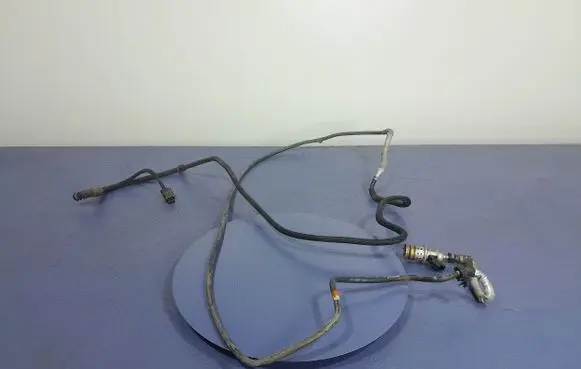Peugeot 5008 Fuel injector 9801187080
