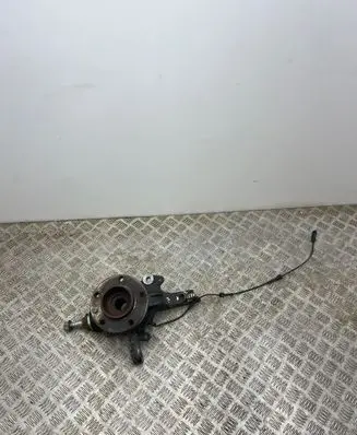 Renault Master III Front wheel hub