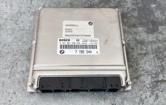 BMW 5 E39 Engine control unit/module 7785540 0281001830