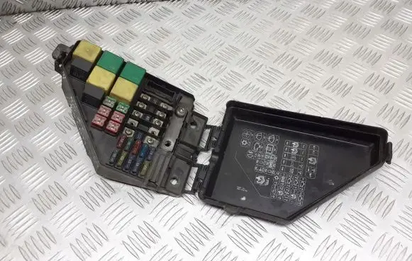 MG ZT - ZT-T Fuse box set YQE000210