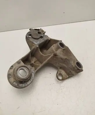 Audi A6 S6 C5 4B Engine mounting bracket 8D0199352H
