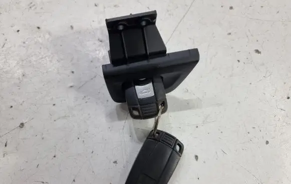 BMW 1 E81 E87 Ignition lock 10862510 695471708