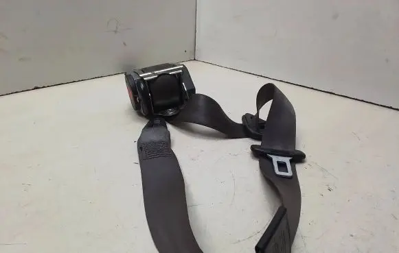 Audi A4 S4 B6 8E 8H Front seatbelt 8E0857705B 561034900A 06112000