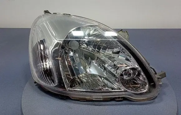 Toyota Yaris Verso Headlight/headlamp 20-A353